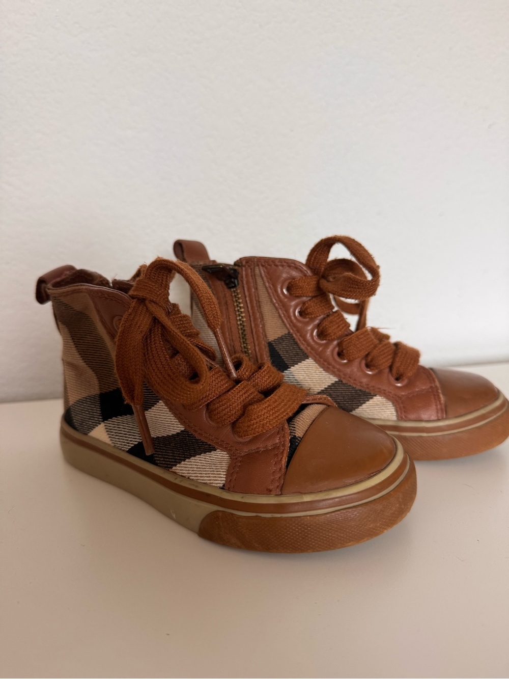 Kids Burberry Hi-tops size 24 classic plaid EUC RV $379